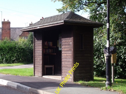 Photo 6x4 bus shelter - shelter, a