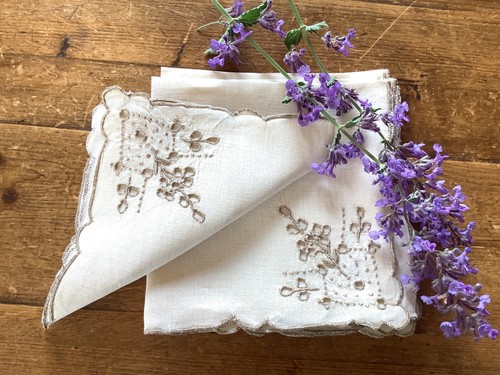 Vintage cream linen - x,