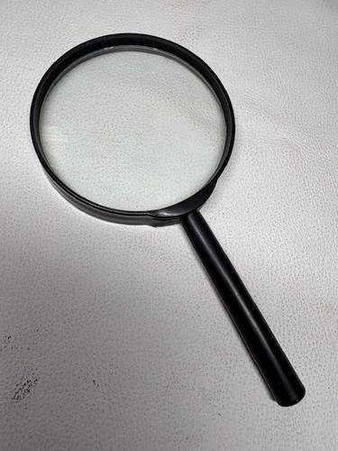 Magnifying glass - 3.5",