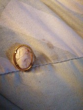 VINTAGE 9CT GOLD CAMEO BROOCH PENDANT