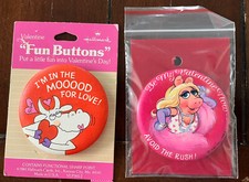 Hallmark Buttons Valentine Miss Piggy Funny Cow 2 1/4” NOS
