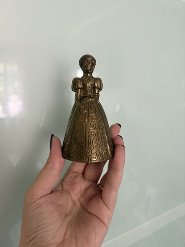 Vtg bronze brass maiden - /,
