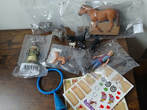 Schleich horse dogs cats - horse,, dogs,