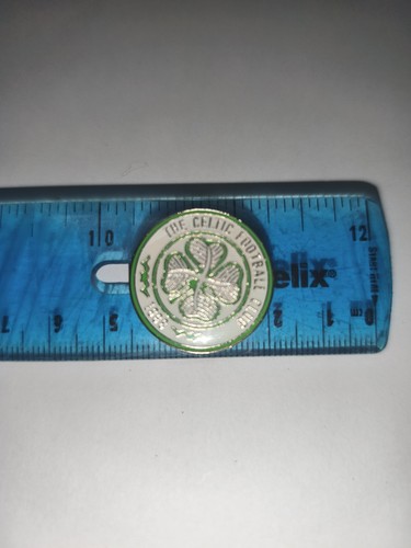 Celtic pin badge - fc,