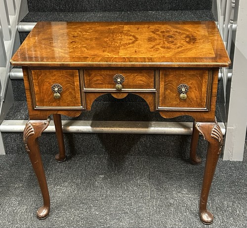 Queen anne style - anne, 1920s