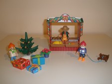 Playmobil Christmas - Christmas Market & Children Buying Moms Present.