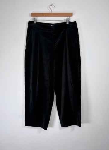 Toast black velour - black, cropped