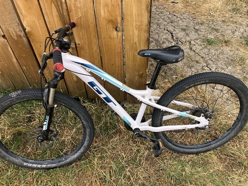 Mountain bike - gt,