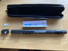Nuvo Toot Flute, with carry case