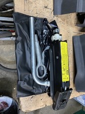 VW Touran - 2006 Car Jack Tool/kit