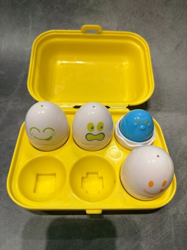 Tomy hide squeak eggs - squeak,