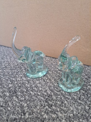 Pair fenton style glass - pair,