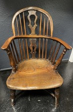 CHILD’S ANTIQUE YEW ASH AND ELM WINDSOR CHAIR, EARLY - MID 19th CENTURY