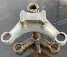 DUCATI  SINGLE  TOP YOKES ??