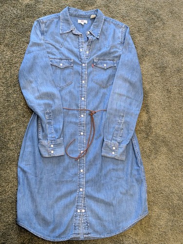 Levis long sleeve belted denim