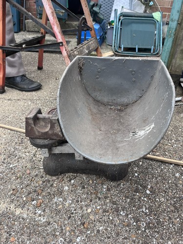 Large shop vintage scales - shop,