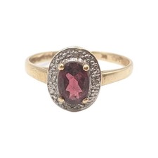 Ladies Yellow Metal 9ct Red