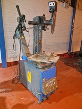 beissbarth tyre machine and wheel balancer