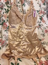 SILHOUETTE 46DD CORSELETTE SUSPENDERS GLOSSY SILKY BODYSHAPER SHAPEWEAR NEW