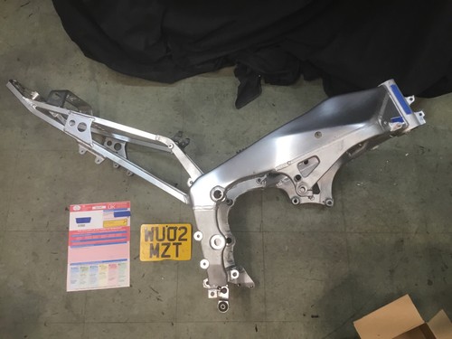 Yamaha yzf 5jj main frame - r1, &