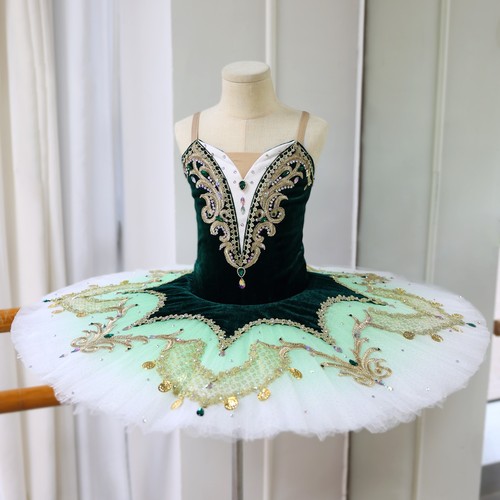 Emerald green ballet - emerald,