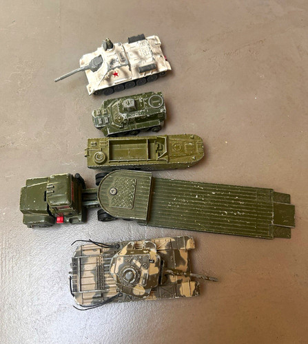 Dinky toys corgi military - toys/,