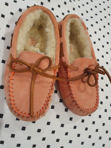 Girls ugg slippers coral size - coral,