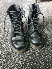 Dr martens girls boots size 1 in good condition 
