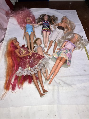 Barbie and other dolls bundle - dolls,