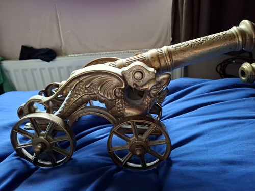 Vintage old antique brass gun - ,