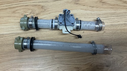 Flow rate sensor pipes - +, =