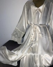 MARKS AND SPENCER CREAM SATIN NEGLIGEE AND DRESSING GOWN SIZE 14