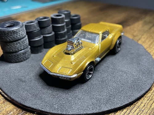 Hot wheels corvette gas - hot, 68