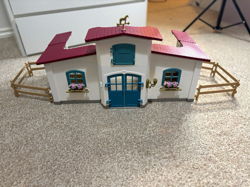 Schleich horse stable barn - horse, stable/barn