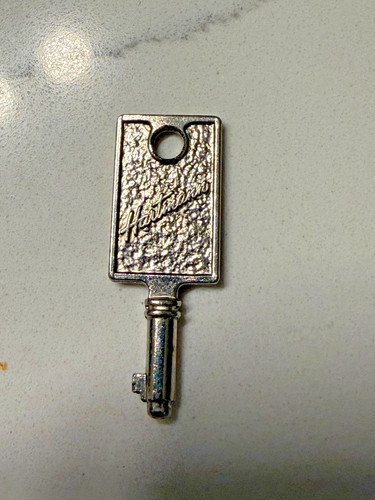 Vintage hartmann luggage - luggage, key