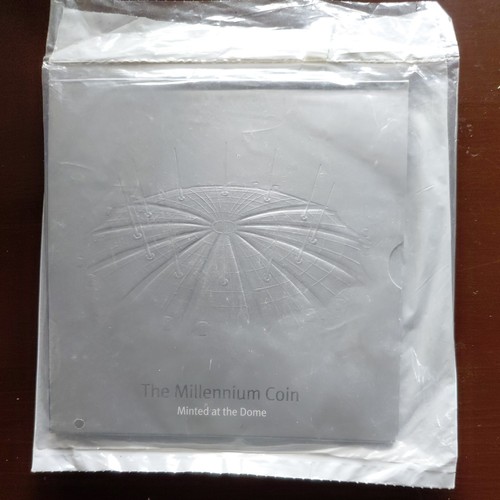 Millennium dome minted 5 - millennium,
