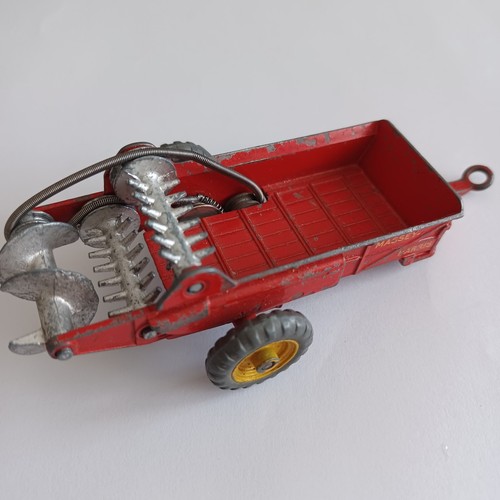 Dinky toy massey harris manure - massey,