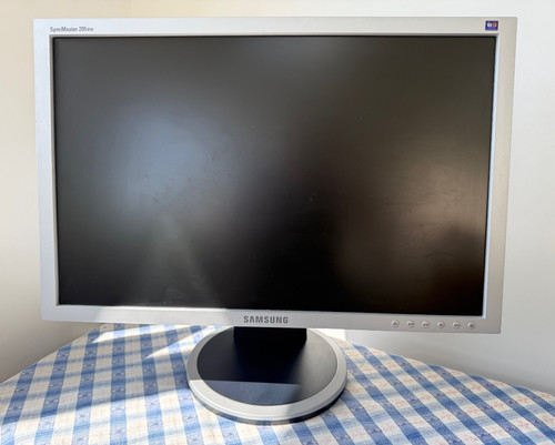 Samsung syncmaster 205bw - samsung,