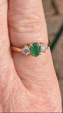 Beautiful Classic 18ct yellow gold Emerald & Diamond trilogy ring. Size N.