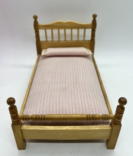 Dolls house furniture single - house,