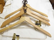 JOB LOT 25 & 50 WOODEN HOTEL SECURITY ANTI THEFT HANGERS +SKIRT CLIPS + RINGS