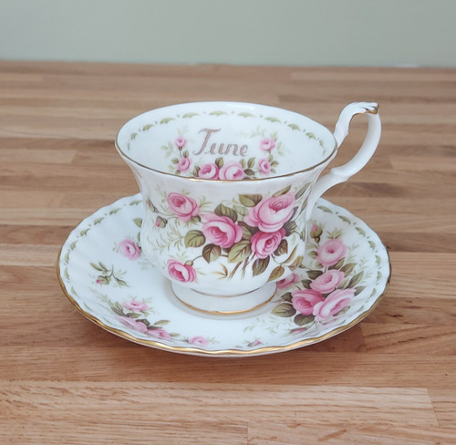 Vintage royal albert flower - royal,