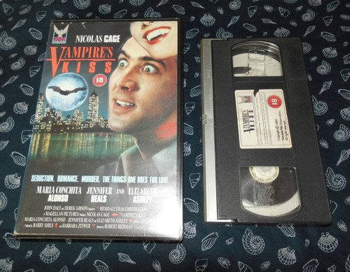 Vampire kiss big box - vampire's, ~