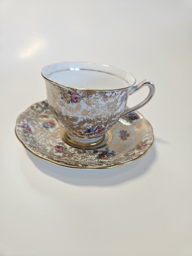 Colclough teacup and saucer - colclough,