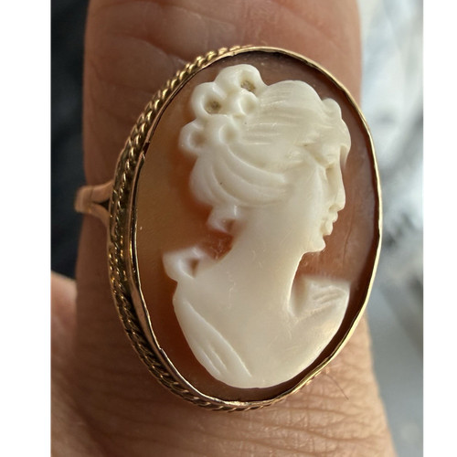Vintage 9ct gold - shell, cameo