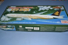 1/144 Minicraft Singapore Airlines 777-200 Plastic Model Kits