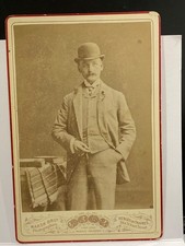 CABINET CARD Photograph