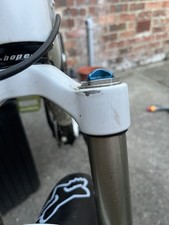 Santa Cruz Full Suspension Mountain Bike, deity bf800 bars, dropper post