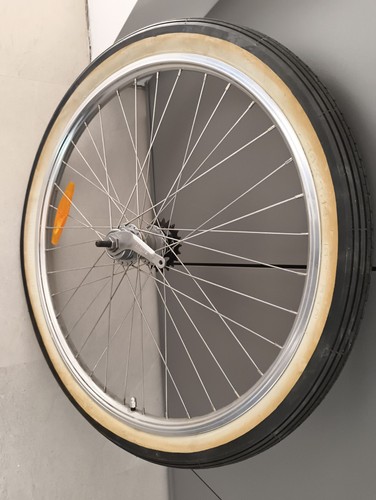 Cruiser bike wheel with - cruiser,