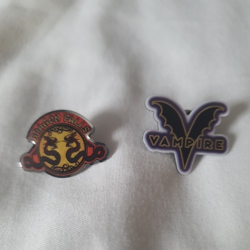 Alton towers pin badge - alton,